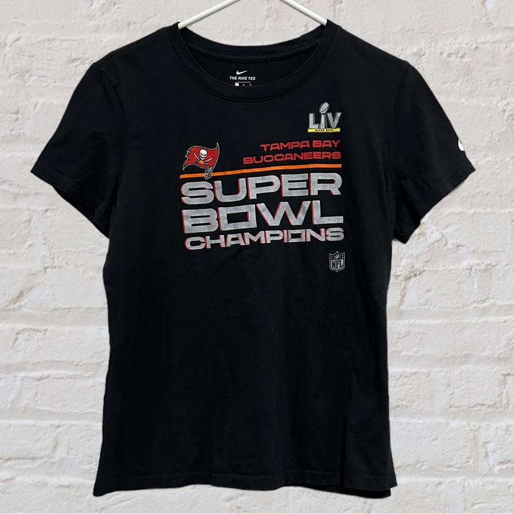 Nike Tampa Bay Buccaneers‎ Super Bowl Champions T-Shirt Women’s Sz Large